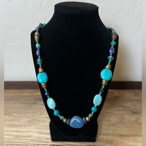 Fashion Necklace with turquoise and pretty blue colors